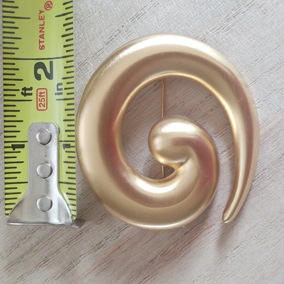 Monet Gold Brooch - Picture 5 of 6